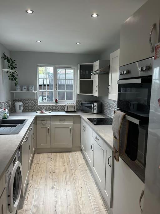 15 Min Drive To Airport 20 Min To Loch Lomond And City Center Old Kilpatrick Eksteriør billede