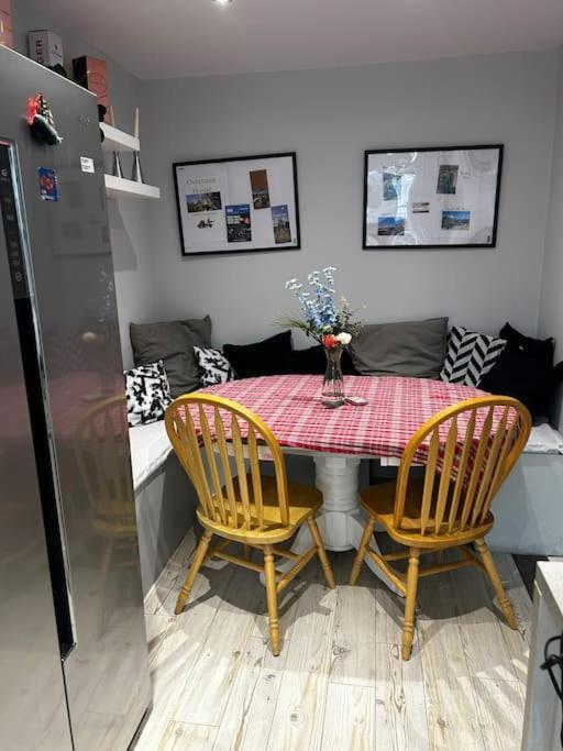 15 Min Drive To Airport 20 Min To Loch Lomond And City Center Old Kilpatrick Eksteriør billede