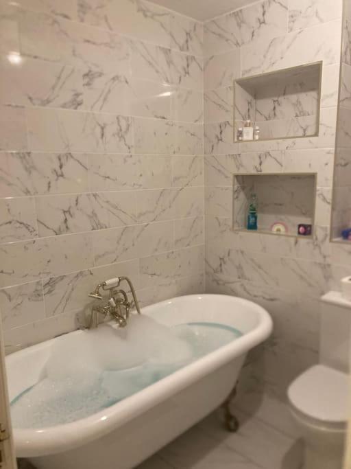 15 Min Drive To Airport 20 Min To Loch Lomond And City Center Old Kilpatrick Eksteriør billede