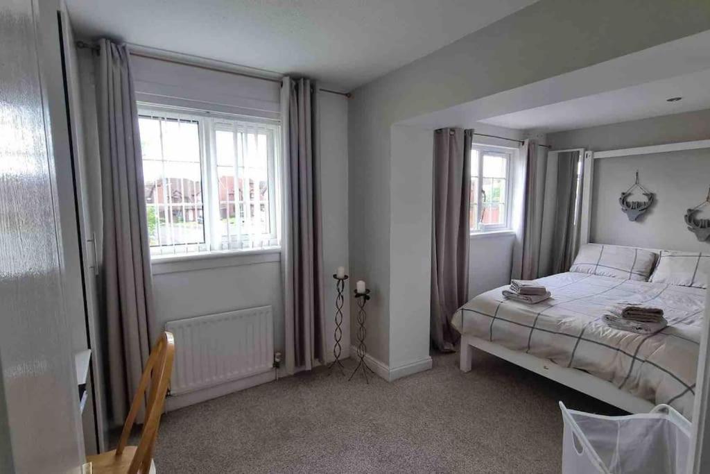 15 Min Drive To Airport 20 Min To Loch Lomond And City Center Old Kilpatrick Eksteriør billede