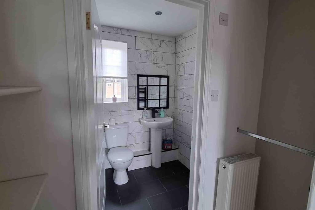 15 Min Drive To Airport 20 Min To Loch Lomond And City Center Old Kilpatrick Eksteriør billede