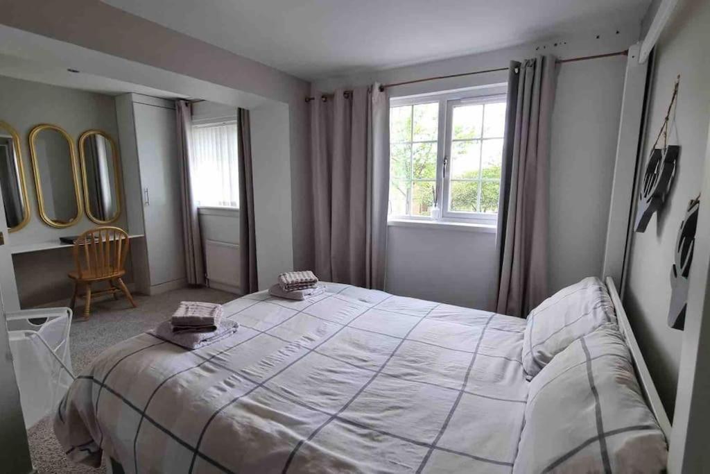 15 Min Drive To Airport 20 Min To Loch Lomond And City Center Old Kilpatrick Eksteriør billede